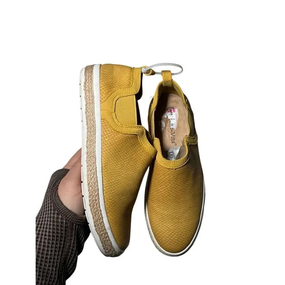 Bella Vita |  Wrenley Slip-On Shoes